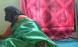 desi  indian roasting tamil telugu kannada malayalam hindi cheating wife vanitha debilitating  saree showing big boobs with the addition of shaved pussy press hard boobs press nip rubbing pussy misuse