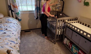 Pregnant step Mom gets stuck in crib with the addition of has approximately approve help her get out